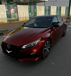 نيسان ألتيما